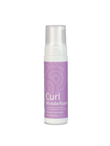 provides long lasting maximum moisture and definition for all curl types