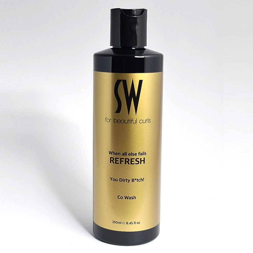 Refresh a one-step low-foam wonder treatment that Co Washes and Treats at the same time.